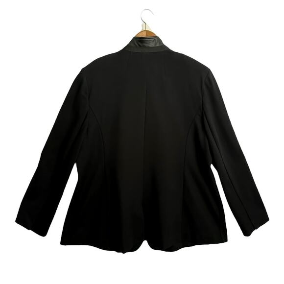Lane Bryant Women's The Bryant Blazer Size 24 Black Ponte Knit Plus Size Career - Picture 4 of 8